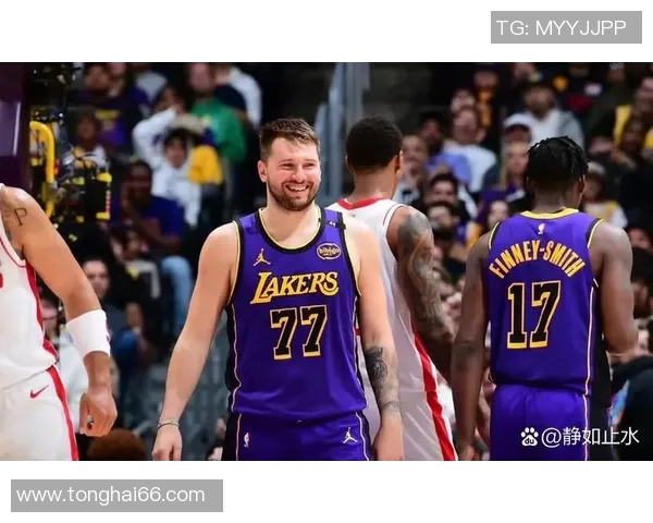 湖人队里弗斯与东契奇联手提升进攻流畅性，关键作用不可或缺